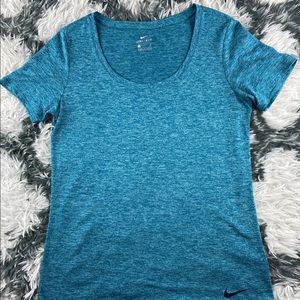 Nike Women's Athletic Top Size Small Teal Short Sleeve